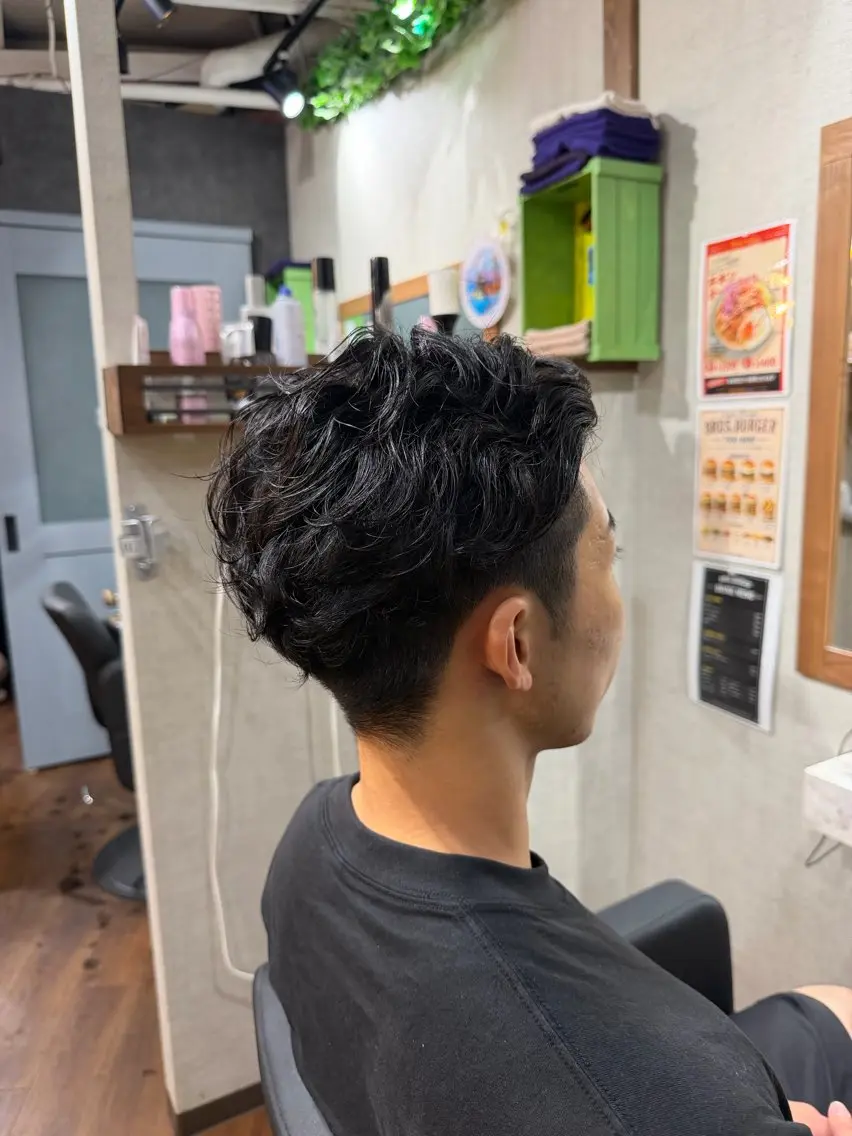 ミディアム パーマ メンズ ミディアムパーマ メンズパーマ カット パーマ よっしー メンズ限定のヘアスタイル