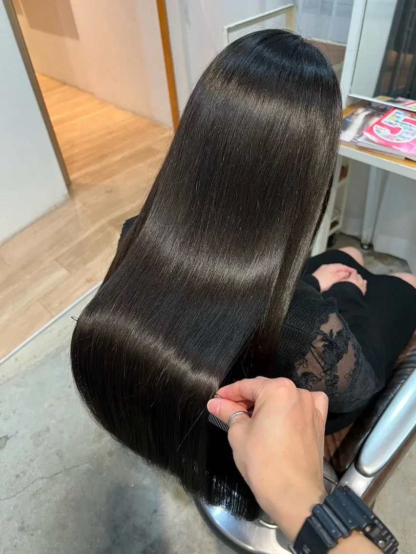 【美髪矯正×小顔カット✂︎】クイックトリートメント付の写真