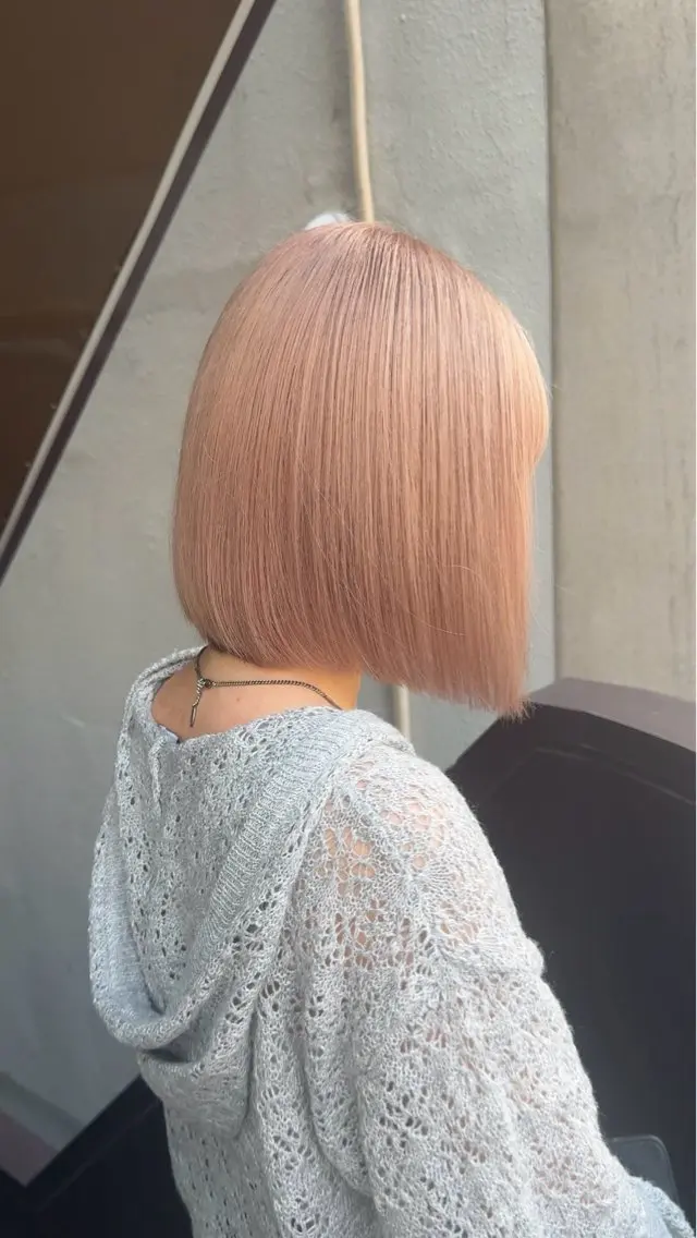 ミディアム カラー ベージュカラー ブリーチ ケアブリーチ 透明感カラー デザインカラー カット ヘアカラー トリートメント 似合わせカット/ ハイトーン/aoiのヘアスタイル