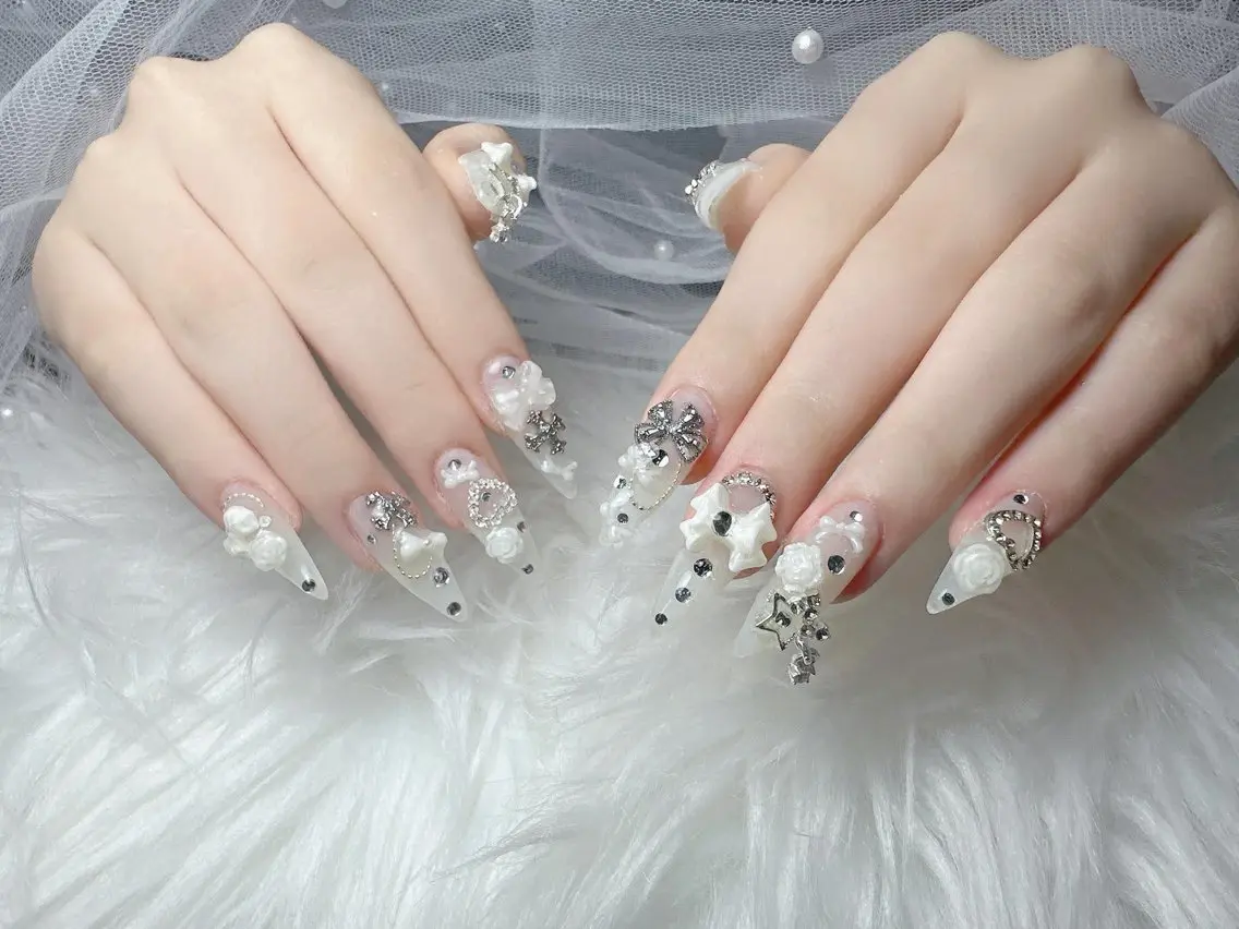 ネイル フットネイル フレンチネイル 韓国ネイル マグネットネイル ニュアンスネイル ハンドネイル Hara Nail 【持ち込みOK】のネイルデザイン