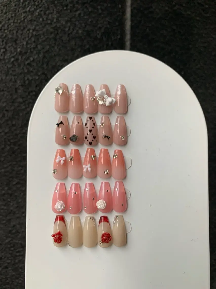 ネイル ハンドネイル M2 BEAUTY Rikaのネイルデザイン
