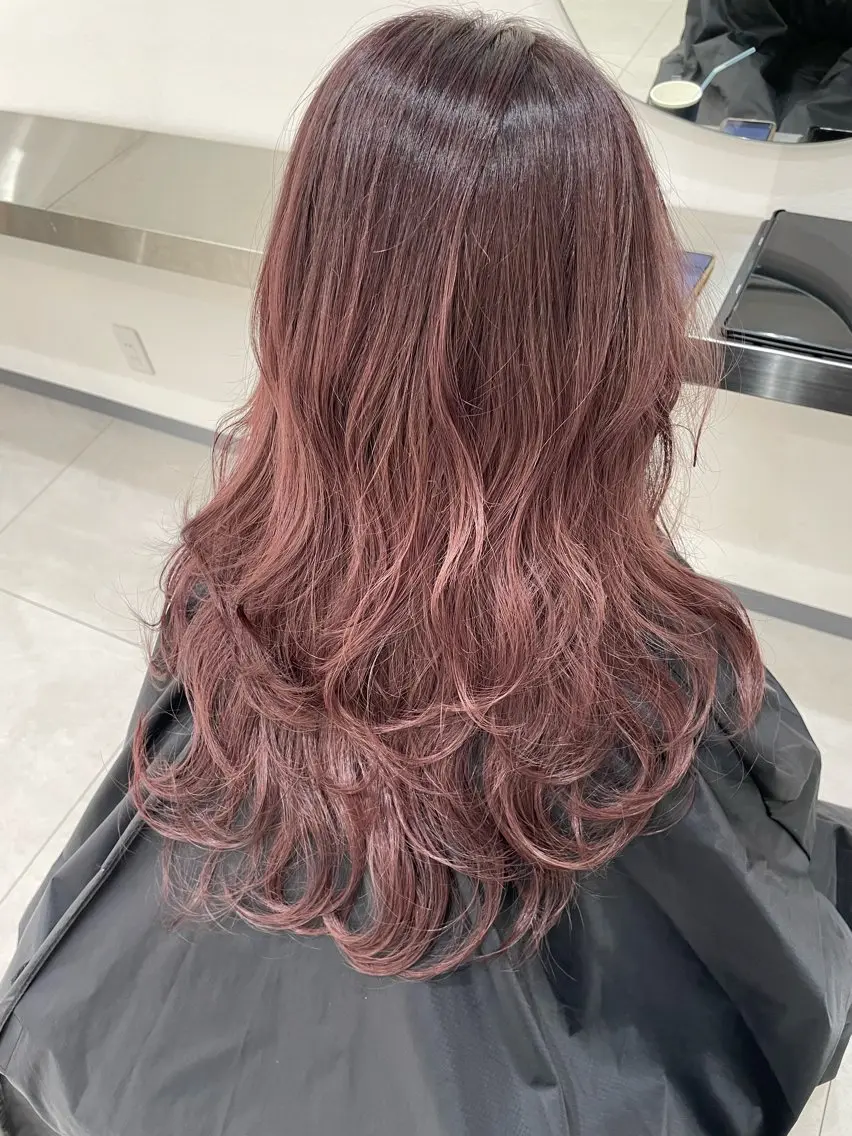 ロング カット ヘアカラー N°Elune RINNAのヘアスタイル