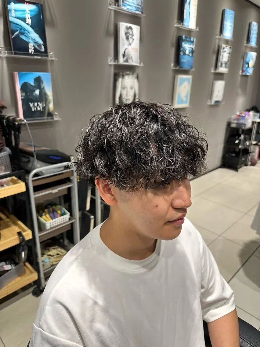 パーマ メンズ メンズパーマ ツイストスパイラルパーマ 波巻きパーマ スパイラルパーマ カット パーマ メンズ特化美容師💠 / 関内 / レンのヘアスタイル
