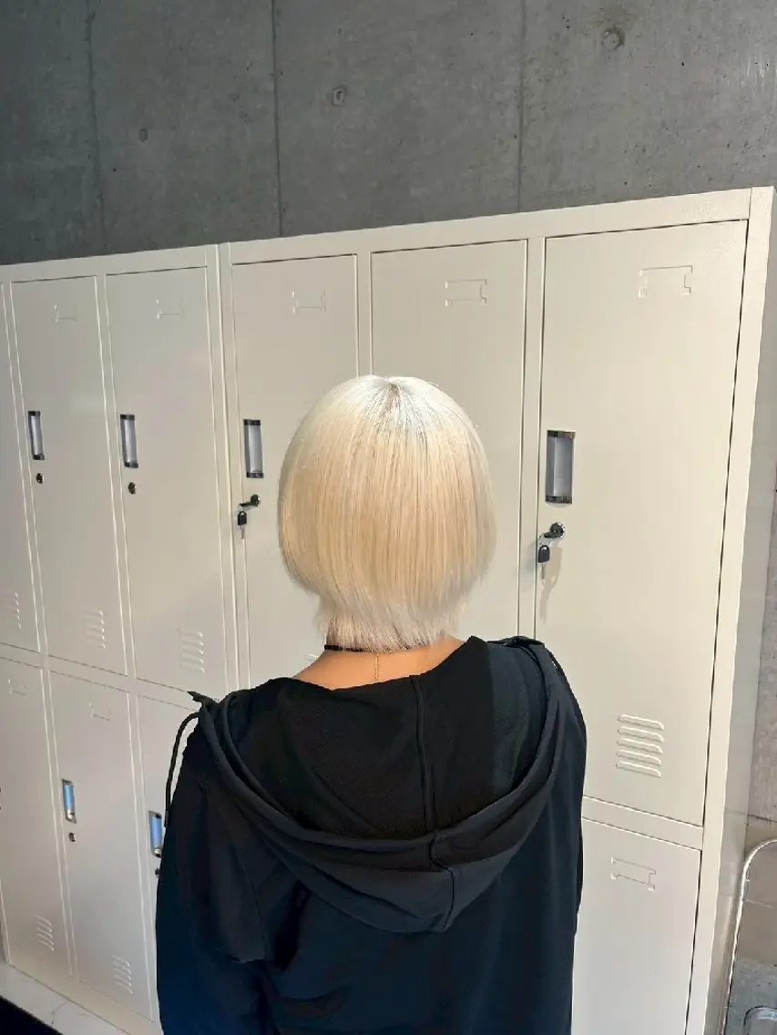 カラー ショート 地雷系🎀ハイトーン 💙荒川結星のヘアスタイル