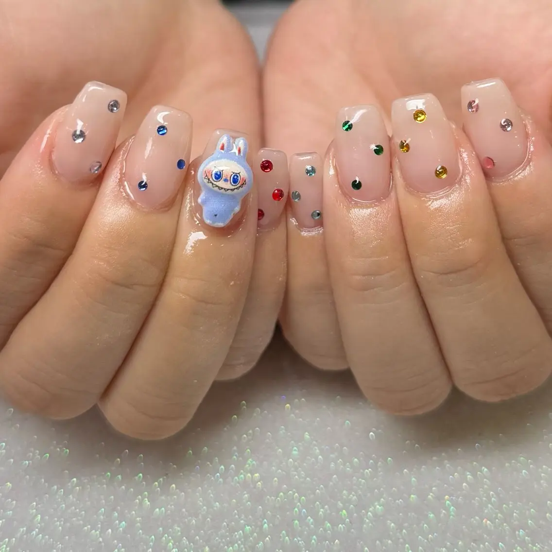 ネイル ハンドネイル VIERU 🌈🎀💖のネイルデザイン