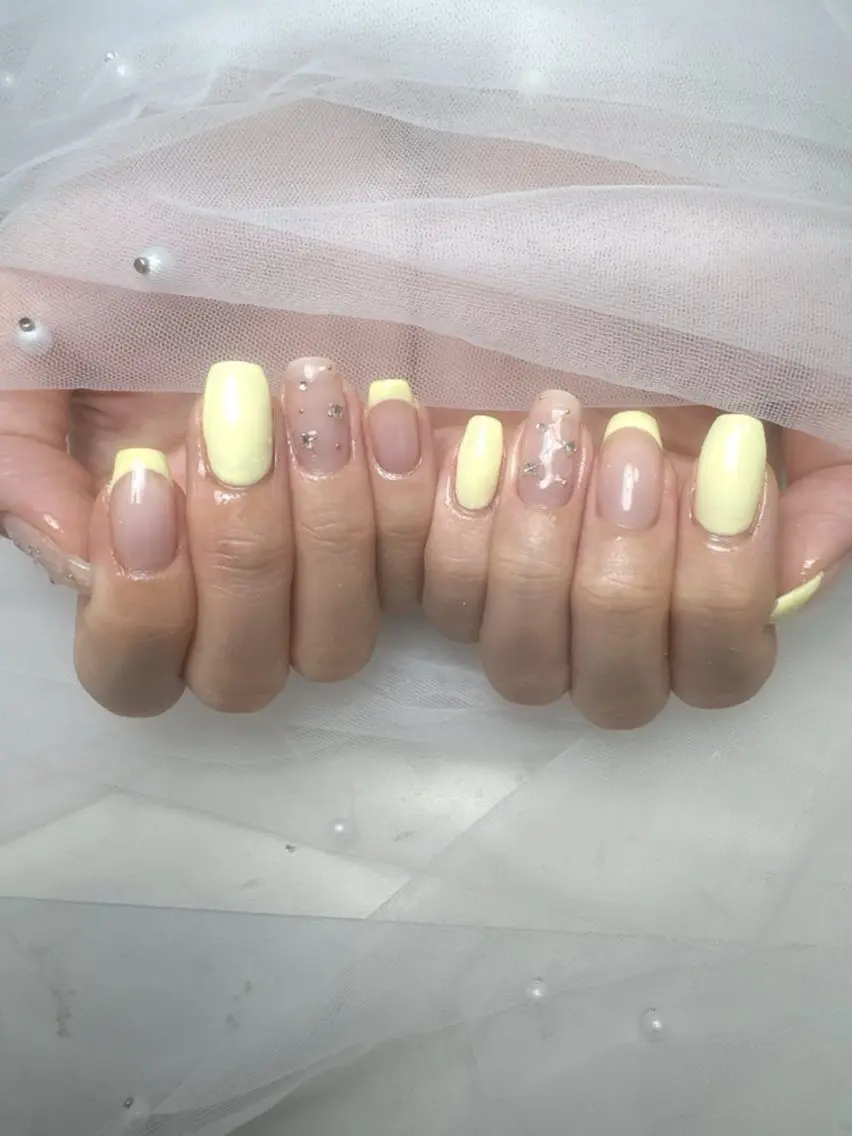 ネイル キラキラネイル 韓国ネイル 持ち込み ワンホンネイル ハンドネイル Queeens nailのネイルデザイン