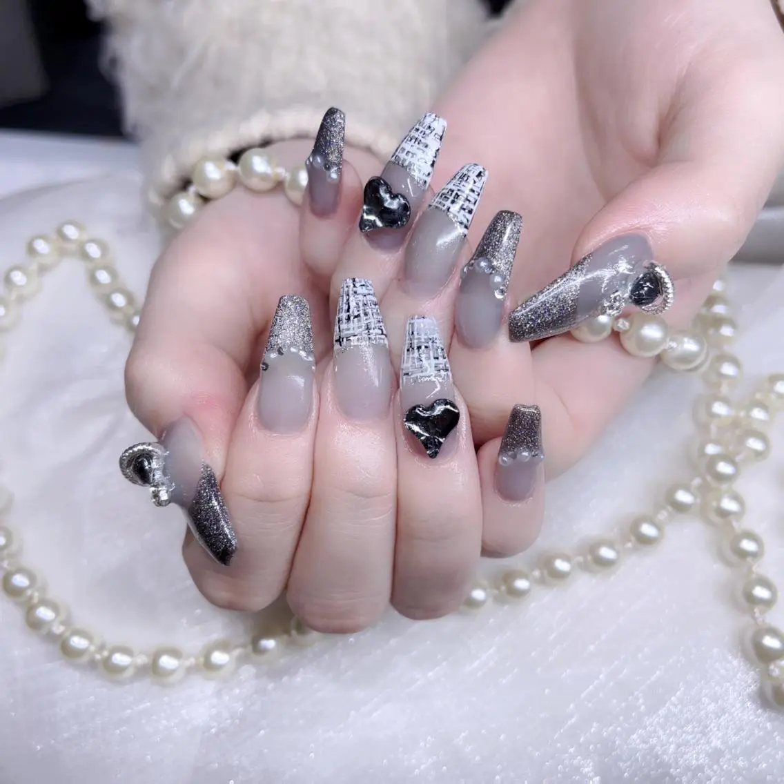 ネイル ハンドネイル Queens ciciのネイルデザイン