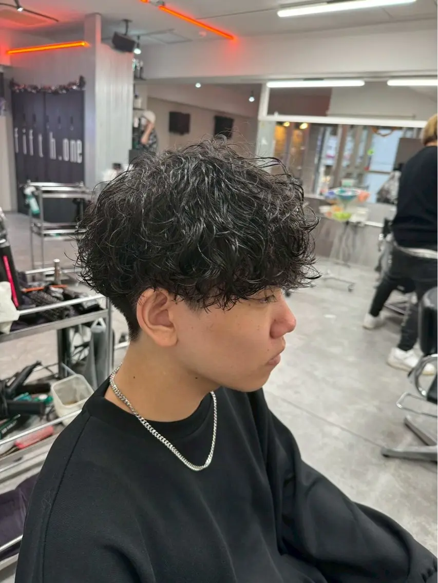 パーマ メンズ メンズ特化✨️ 韓国風パーマ🔥一八のヘアスタイル