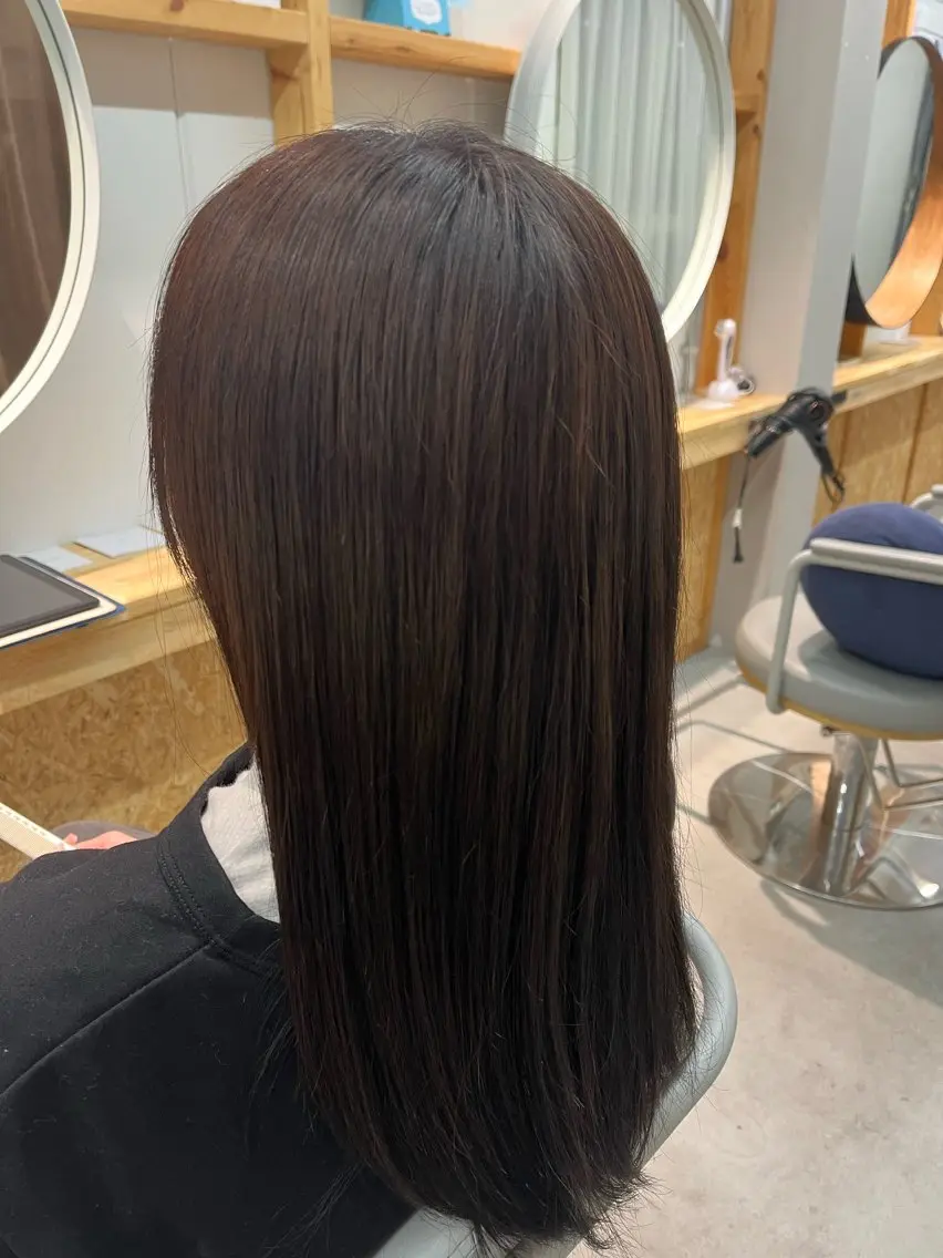 セミロング ヘアカラー わだ なつきのヘアスタイル