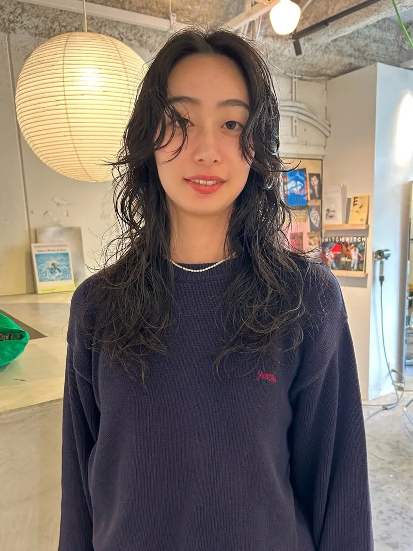 ロング パーマ レイヤーカット カット パーマ トリートメント 村上雅人 ナチュラルモードのヘアスタイル