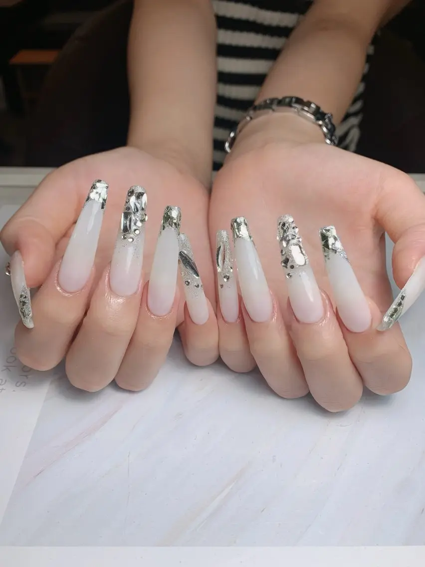 ネイル フレンチネイル ジェルネイル 韓国ネイル マグネットネイル マグネットフレンチ akina nailsのネイルデザイン