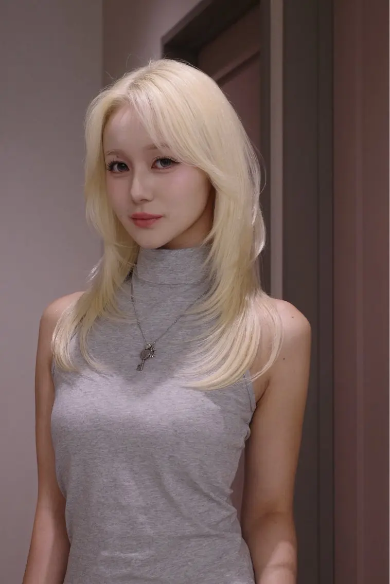 カラー ブロンド ホワイトブロンド ヘアカラー ミディアムモデル COA 佐藤壮真🪶のヘアスタイル