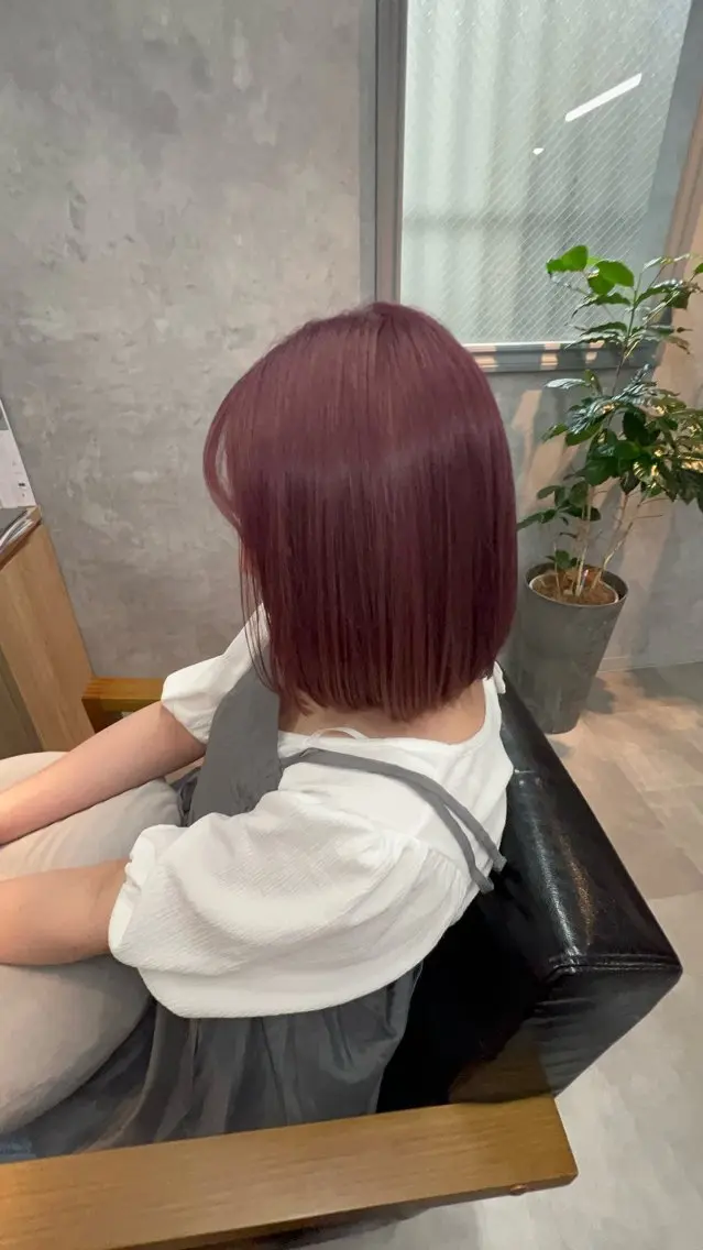 ミディアム カット ヘアカラー motoトップカラー リスト/ブリーチカラのヘアスタイル