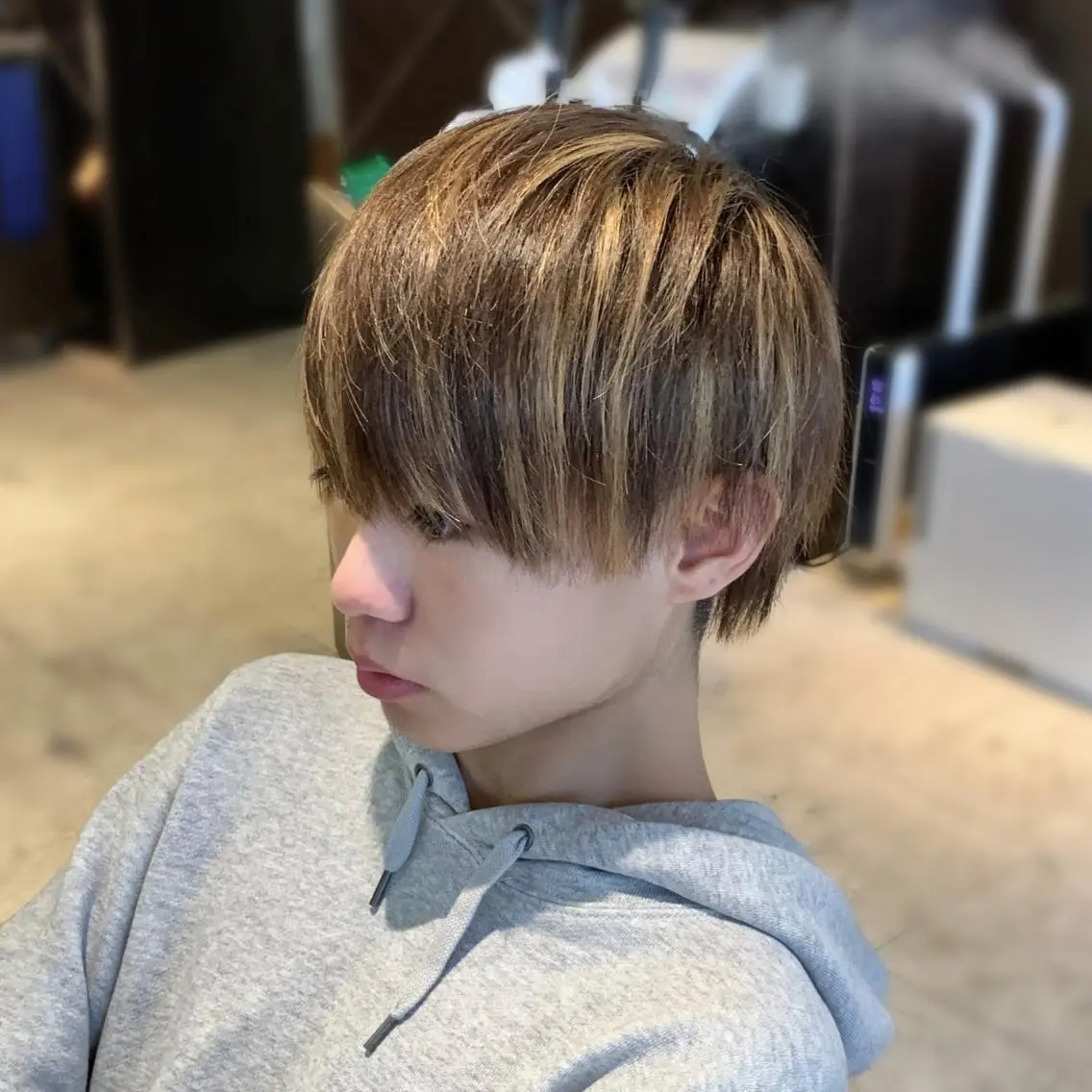 カラー ハイライトカラー カット ヘアカラー トリートメント メンズ専門 井藤 雅也のヘアスタイル