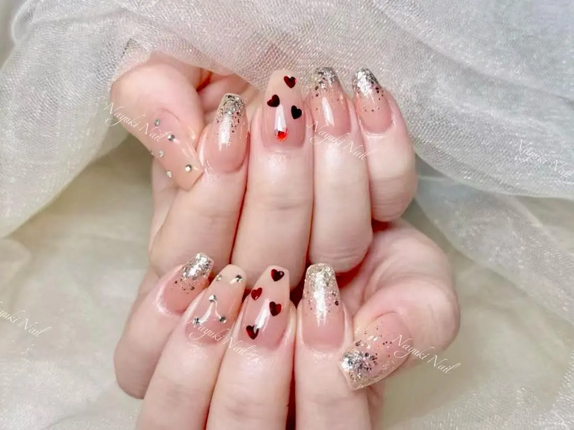 ネイル 🦋 Queenieのネイルデザイン