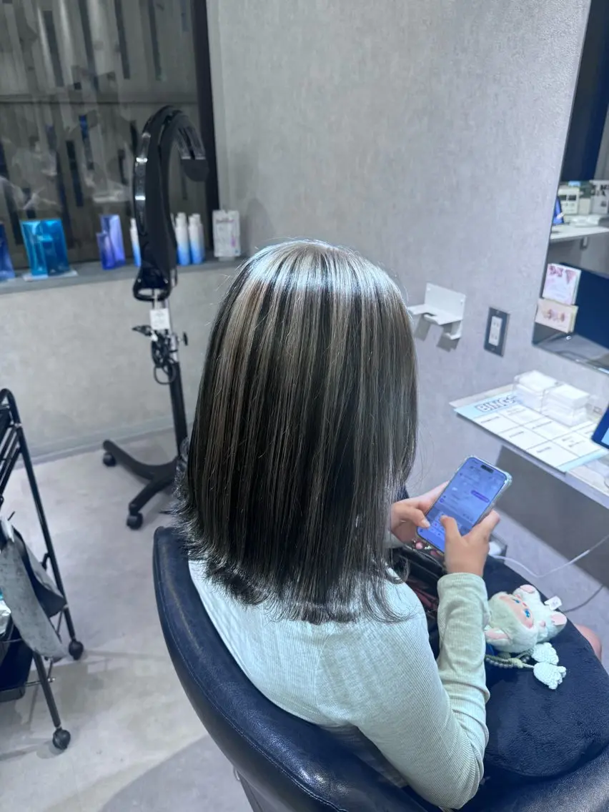 セミロング ヘアカラー kurune chikaのヘアスタイル
