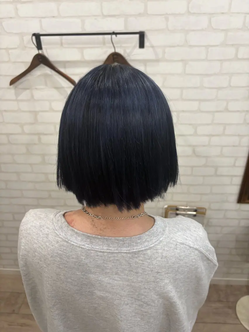 ショート カラー 黒髪 ブルーカラー ブルーブラック ヘアカラー トリートメント 高橋 知輝のヘアスタイル