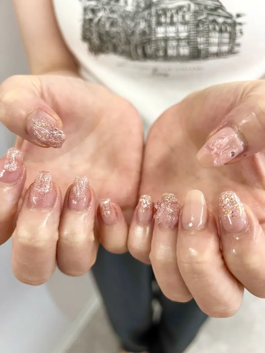 ネイル アートネイル ジェルネイル キラキラネイル 韓国ネイル ラメ(グリッター) ハンドネイル ハンドケア Bana_ Nailのネイルデザイン