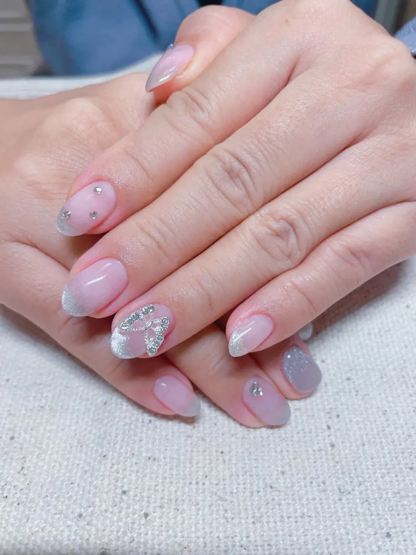 ネイル フレンチネイル マグネットネイル マグネットフレンチ 💫ゆか_ Nailartistのネイルデザイン