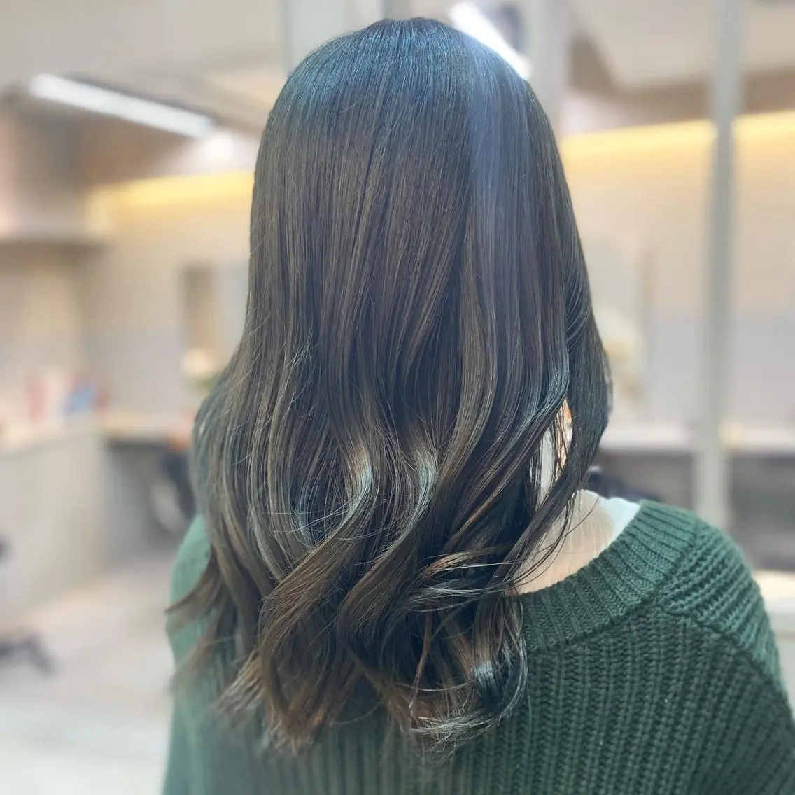 ミディアム カラー グレージュ オリーブカラー オリーブグレージュ オリーブグレー カット ヘアカラー トリートメント ヘッドスパ 木原良 (キハラ リョウ)のヘアスタイル