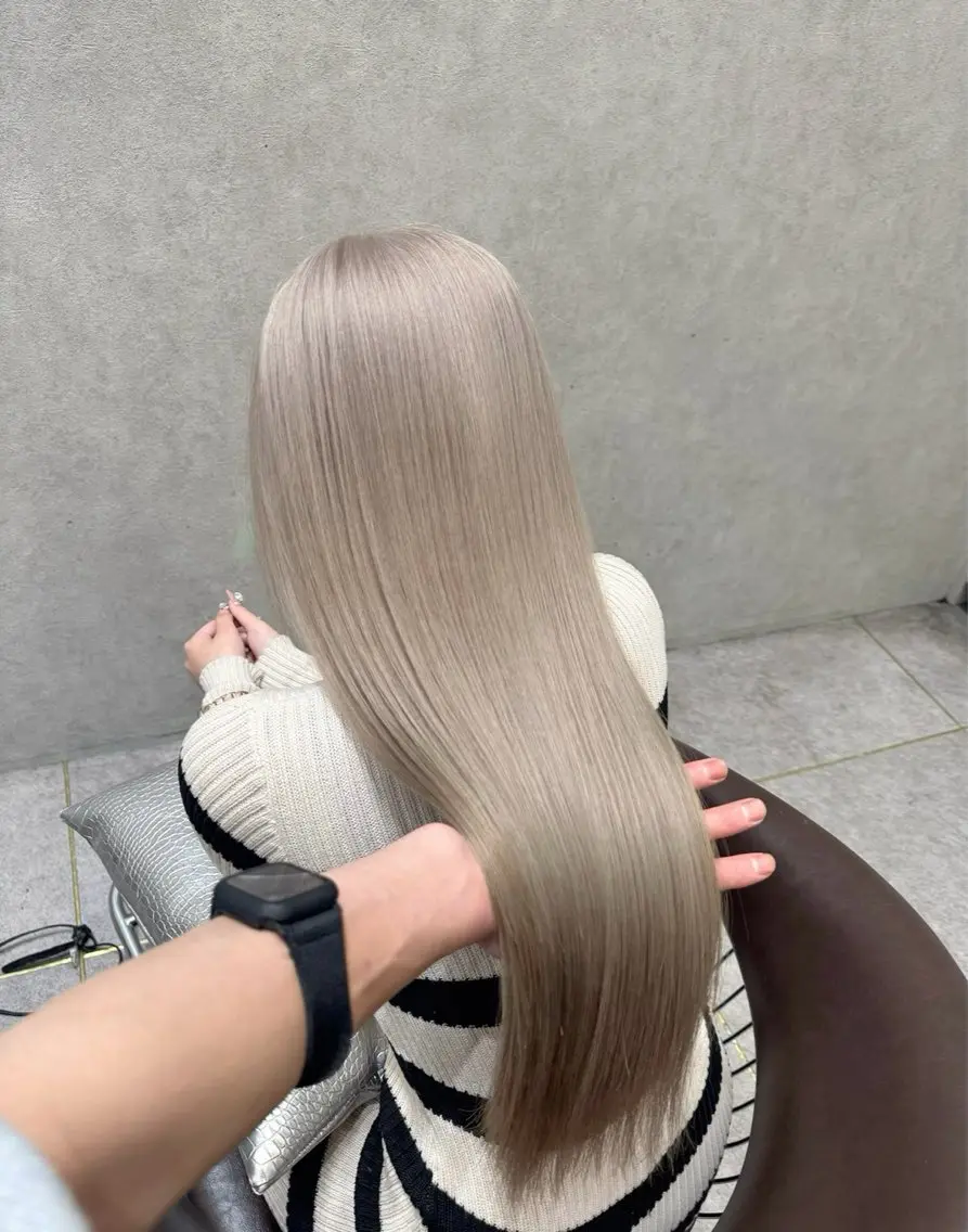 ロング 縮毛矯正 ヘアカラー 璃 音のヘアスタイル