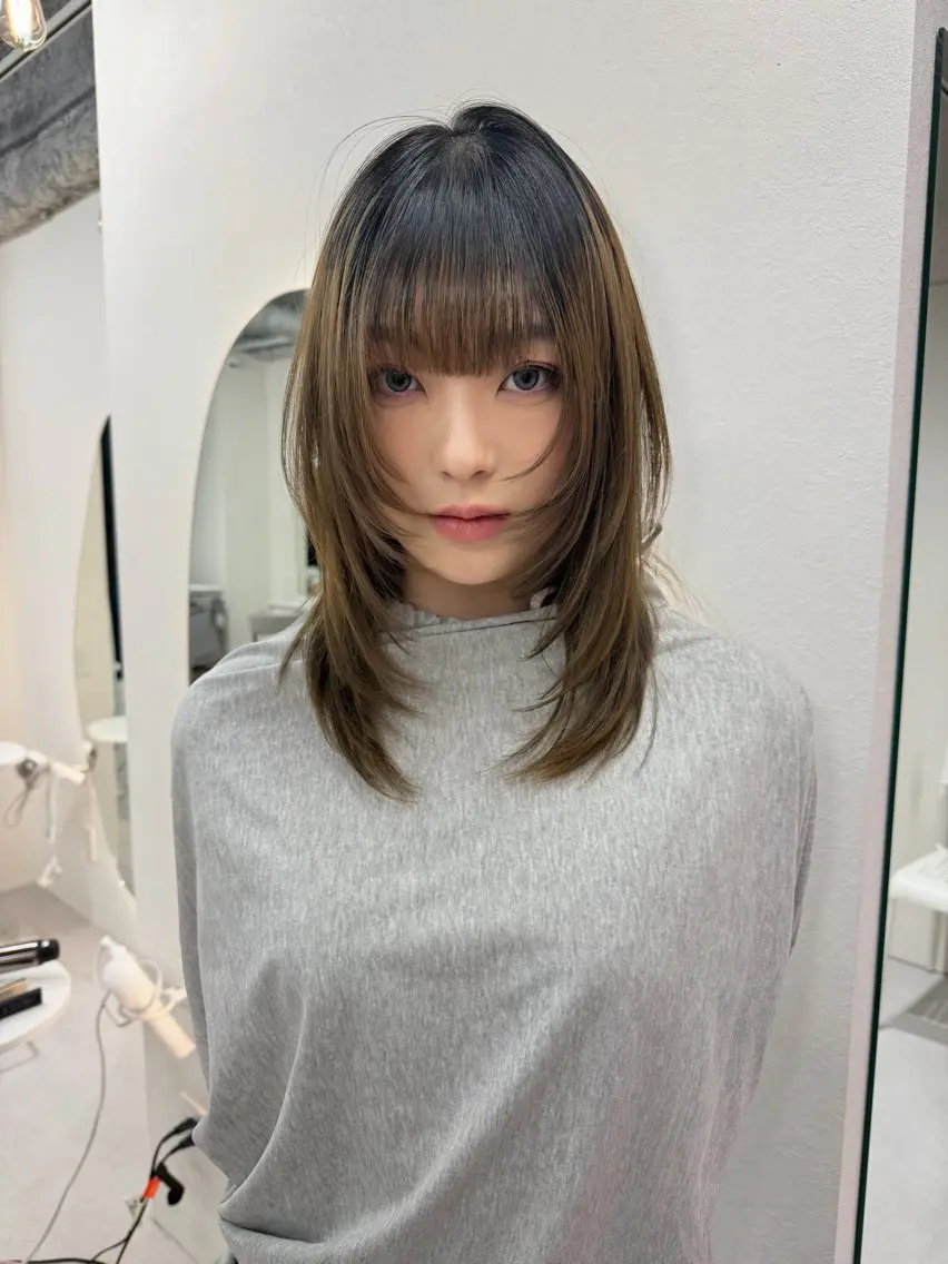 ミディアム カット トリートメント RiA/レイヤーカッ ト/ハッシュカットのヘアスタイル