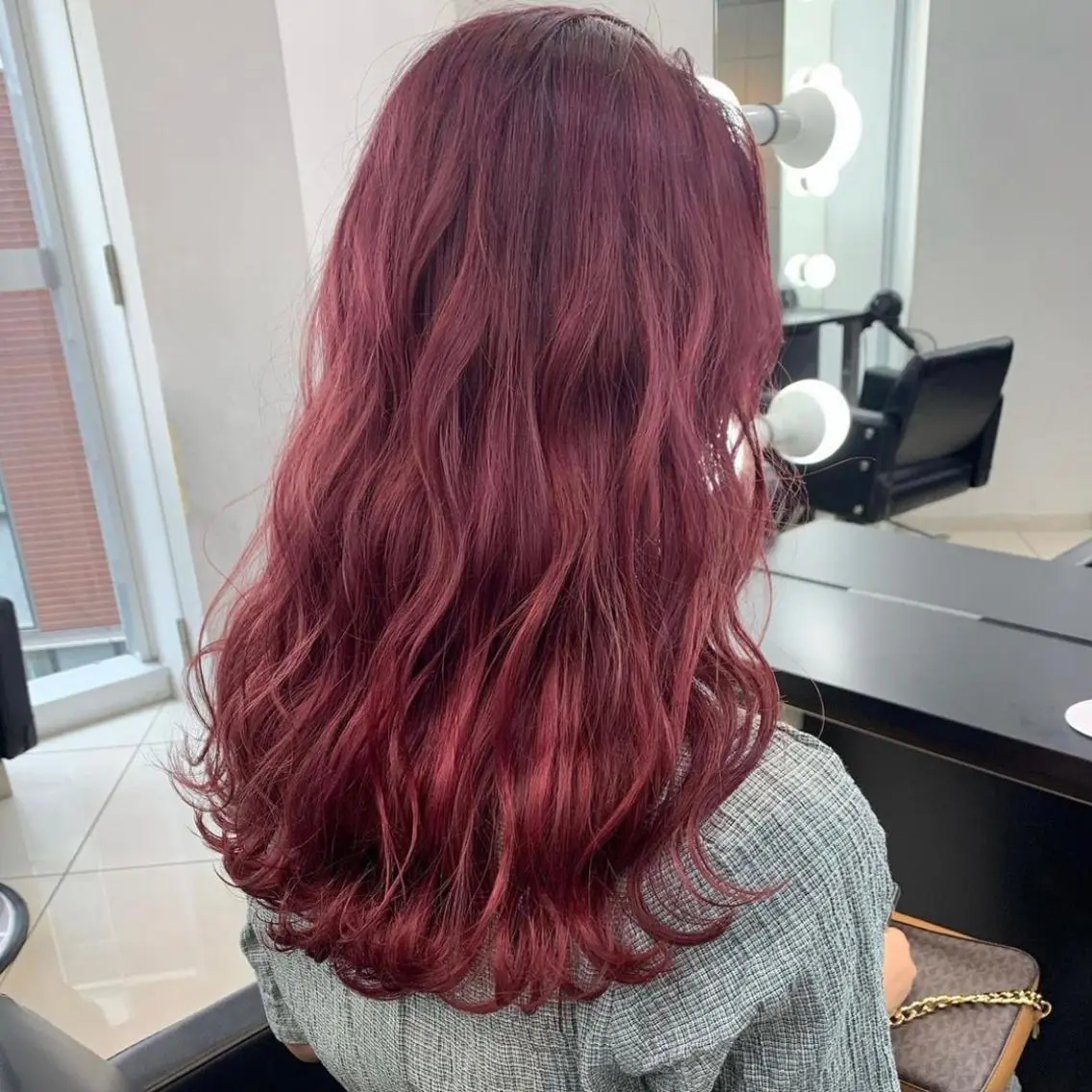ロング カラー カシス ピンクカラー SHACHU baniのヘアスタイル