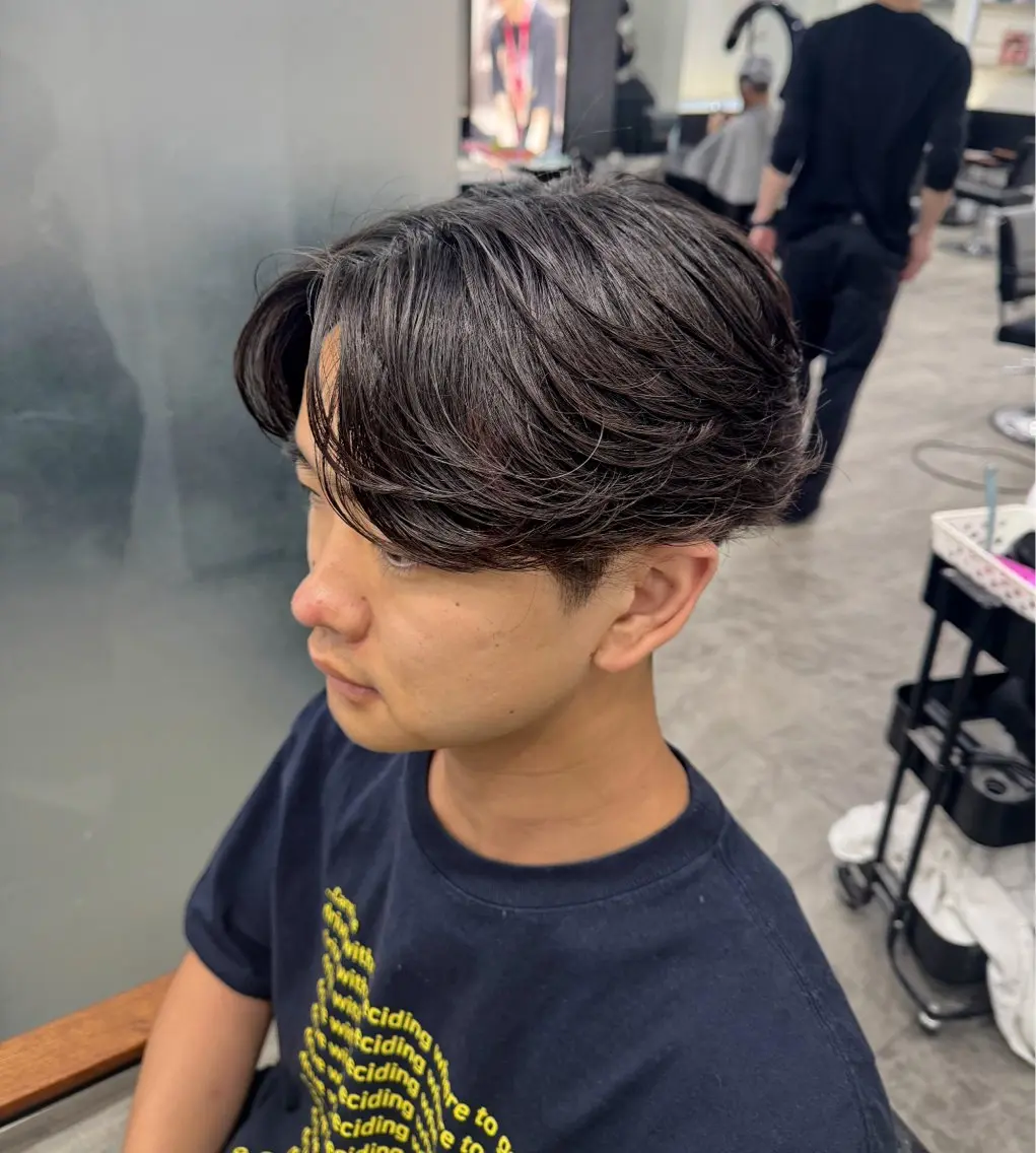パーマ メンズ フェザーパーマ メンズパーマ ニュアンスパーマ カット パーマ メンズヘア カット、パーマ特化のヘアスタイル