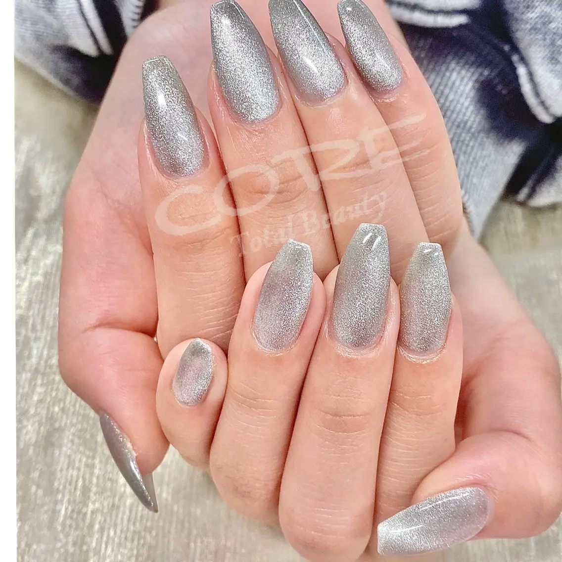 【Hand】初回付替オフ無料☆マグネットネイル🧲の写真