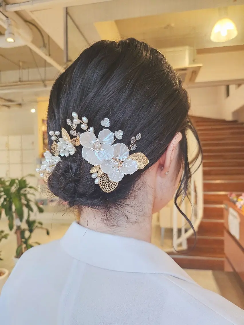 ヘアアレンジ ミディアム 顔周りカット ヘアセット 岡田 奈々のヘアスタイル