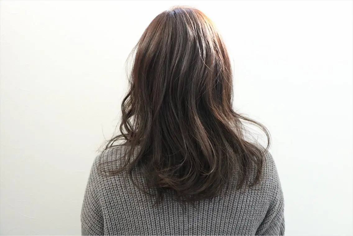 ミディアム セミロング カラー ブルーカラー ブルージュ soins de MaLilyのヘアスタイル