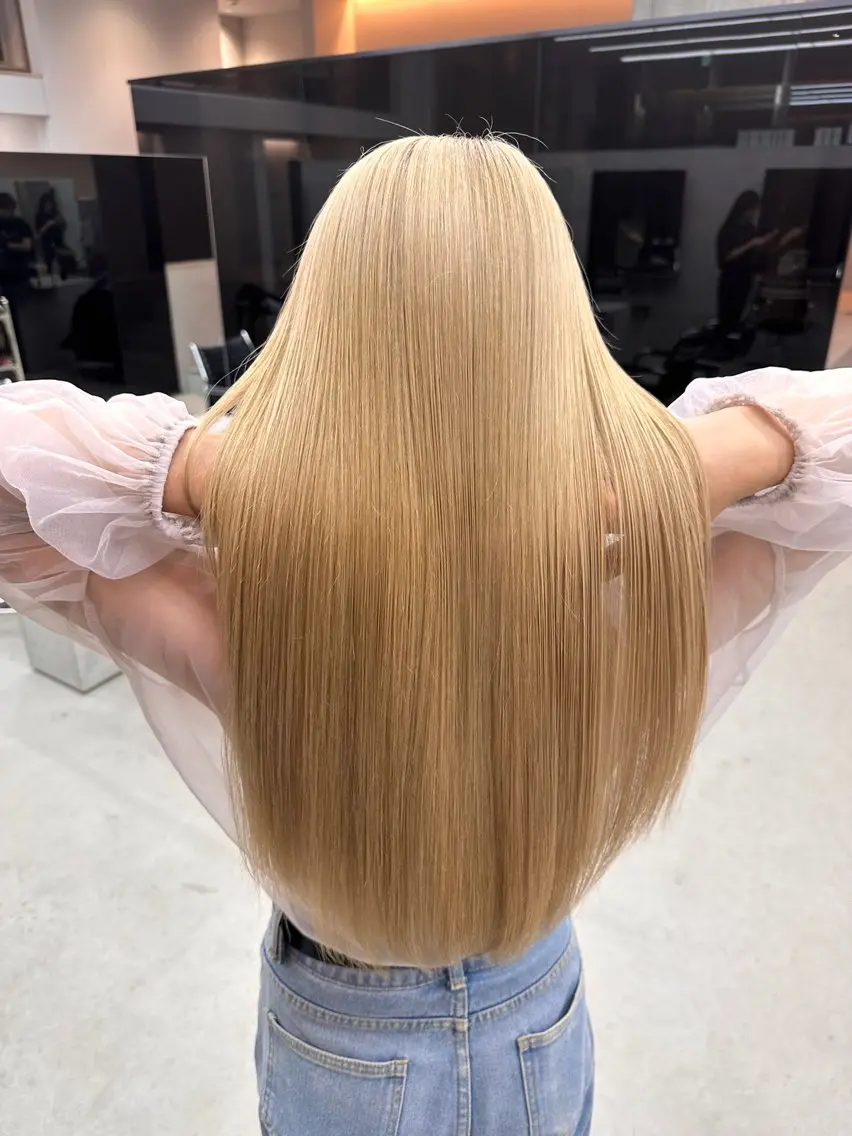 ロング カラー ブリーチ 髪質改善 トリートメント 染谷 遥花のヘアスタイル