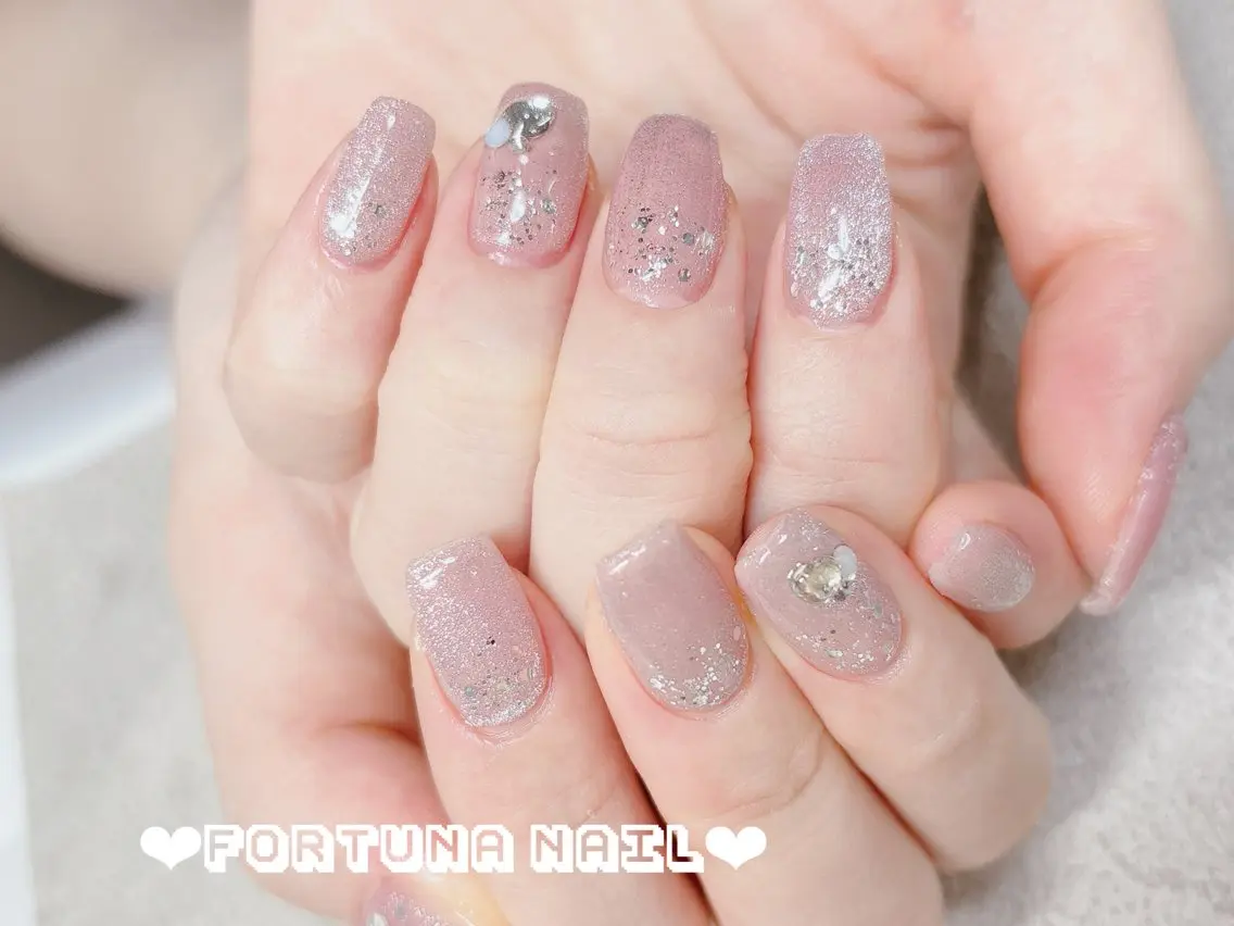 ネイル マグネットネイル Nail •Head スパFortunaのネイルデザイン