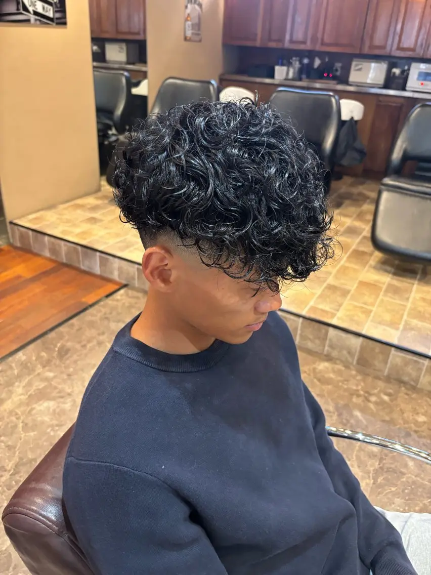 ミディアム パーマ メンズ スペインカール カット パーマ 💈LGC💈 SANAのヘアスタイル