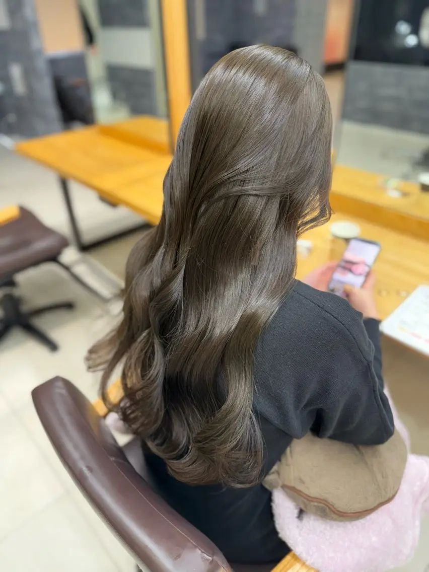 カット+ブリーチ無しダブルカラー+トリートメントの写真