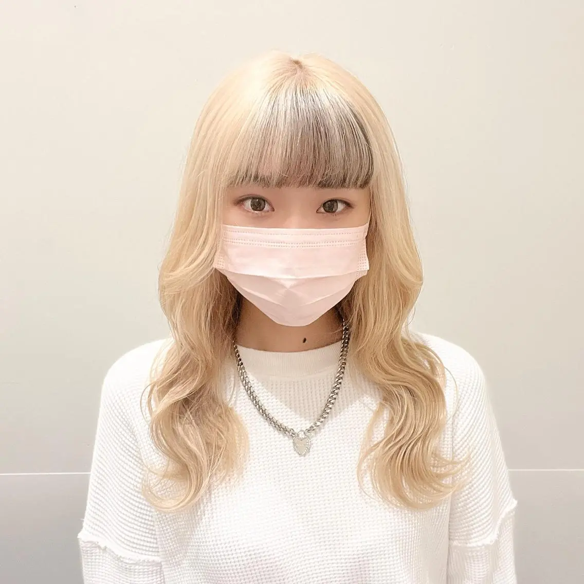 セミロング カラー 🩵ブリーチカラー MIORI🩵のヘアスタイル