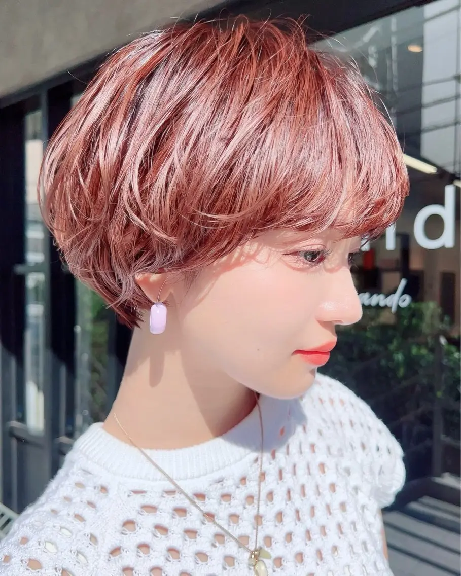 ショート ショートヘア トリートメント レイヤー・カット モデル・透明感カラーのヘアスタイル