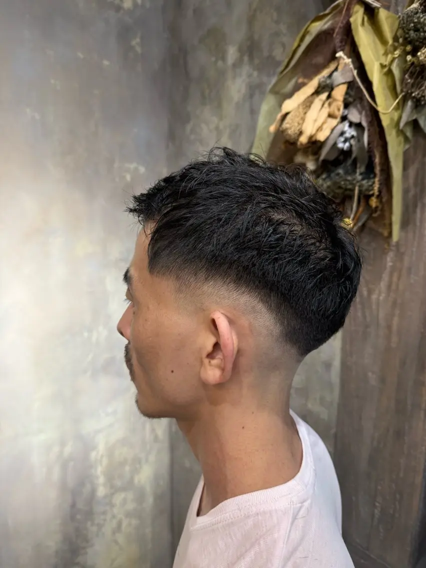 ショート メンズ フェードカット 田中 叶夢のヘアスタイル