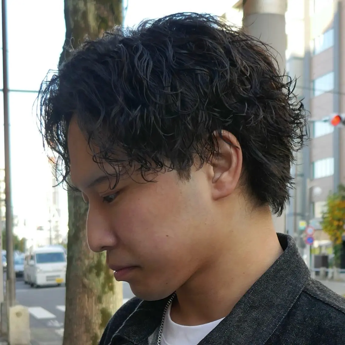 ミディアム パーマ メンズ ミディアムパーマ フェードカット メンズパーマ スキンフェード ツイストスパイラルパーマ カット パーマ 立川/メンズパーマ 厚進太郎のヘアスタイル