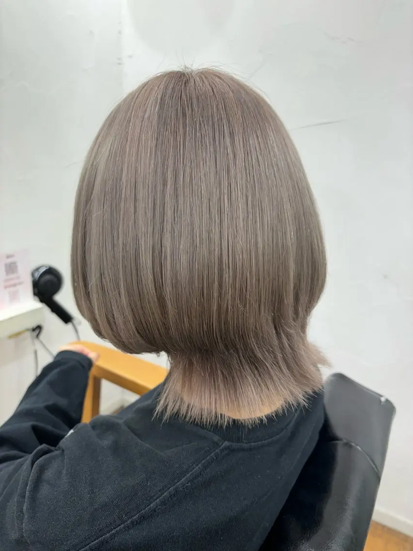 カラー ベージュカラー ホワイトベージュ ヘアカラー 香野 優子のヘアスタイル