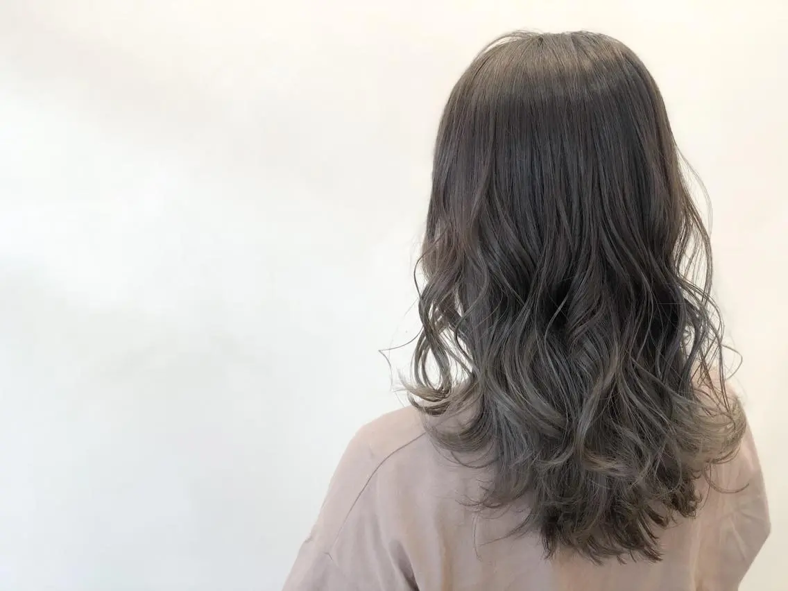 ミディアム カラー ヘアアレンジ ハイライトカラー ハイライト ヘアカラー いしだ みさきのヘアスタイル