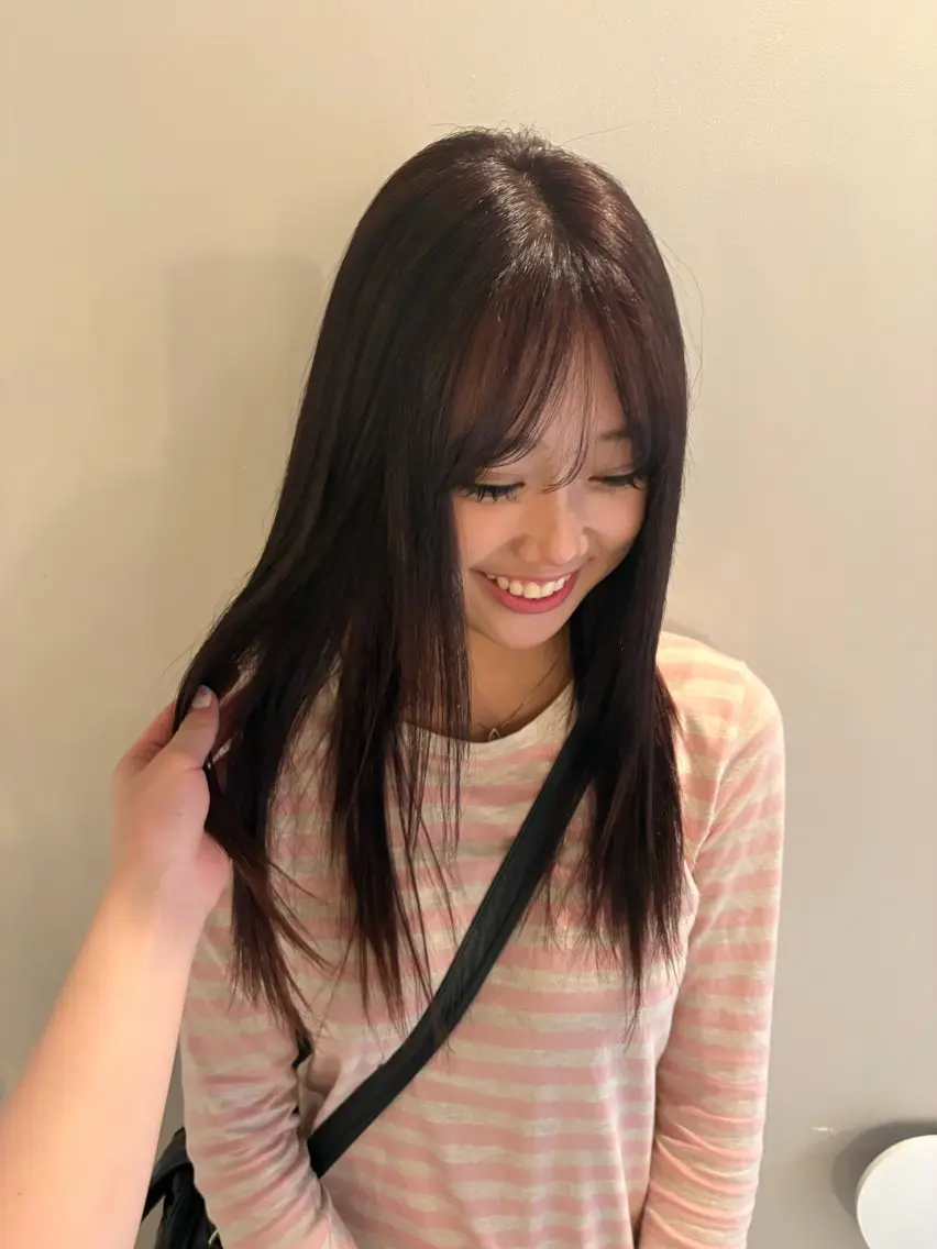 ロング 山内 めいのヘアスタイル