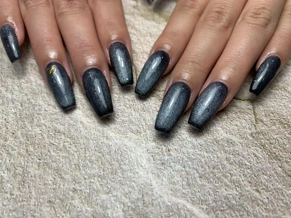 ネイル マグネットネイル ワンカラーネイル シンプルネイル ハンドネイル nail room Ly'leaのネイルデザイン