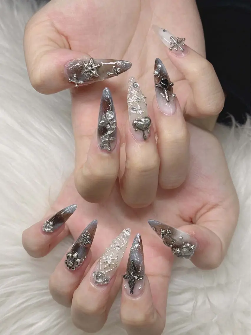 ネイル 長さ出し グラデーション 卒業式 キラキラネイル マグネットネイル Lee Nailsのネイルデザイン