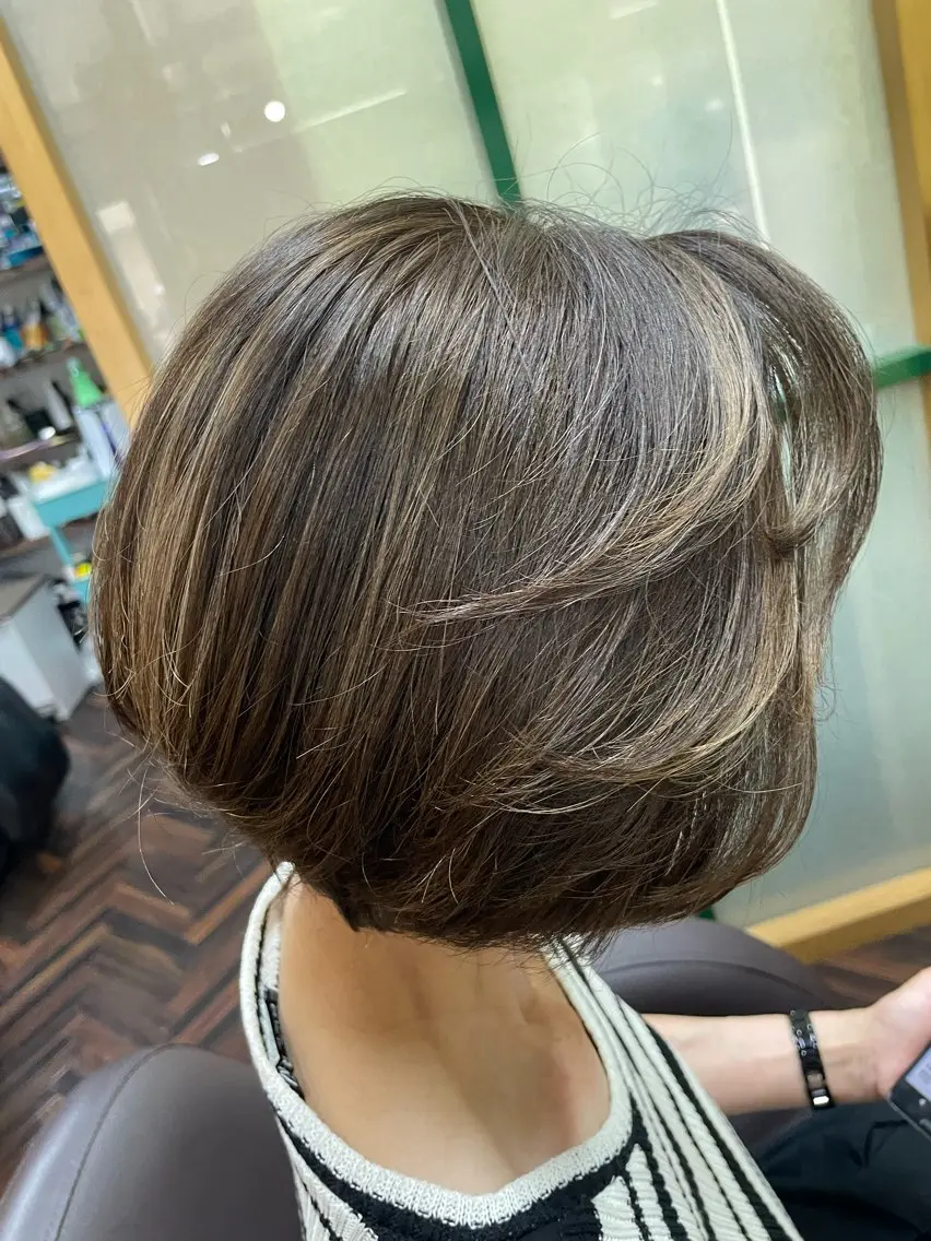 ショート カラー ハイライトカラー ハイライト katae sayoriのヘアスタイル