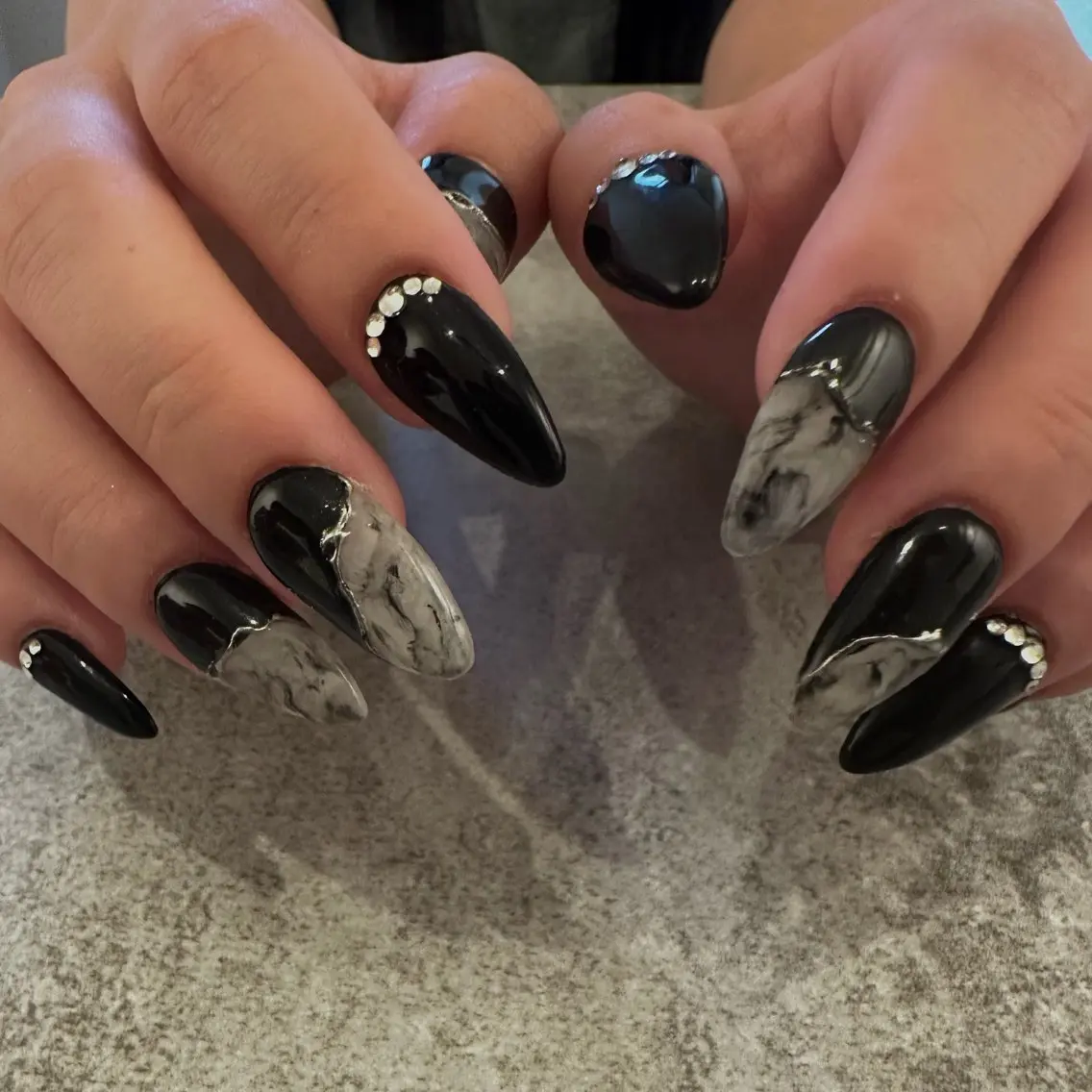 ネイル 持ち込み ハンドネイル nailsalon nuit.のネイルデザイン
