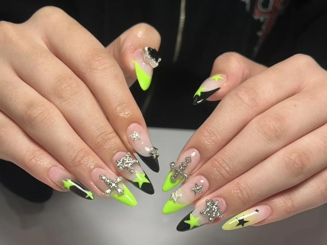 ネイル 長さ出し グラデーション 卒業式 キラキラネイル マグネットネイル Emi🌸Belle Nail Salonのネイルデザイン