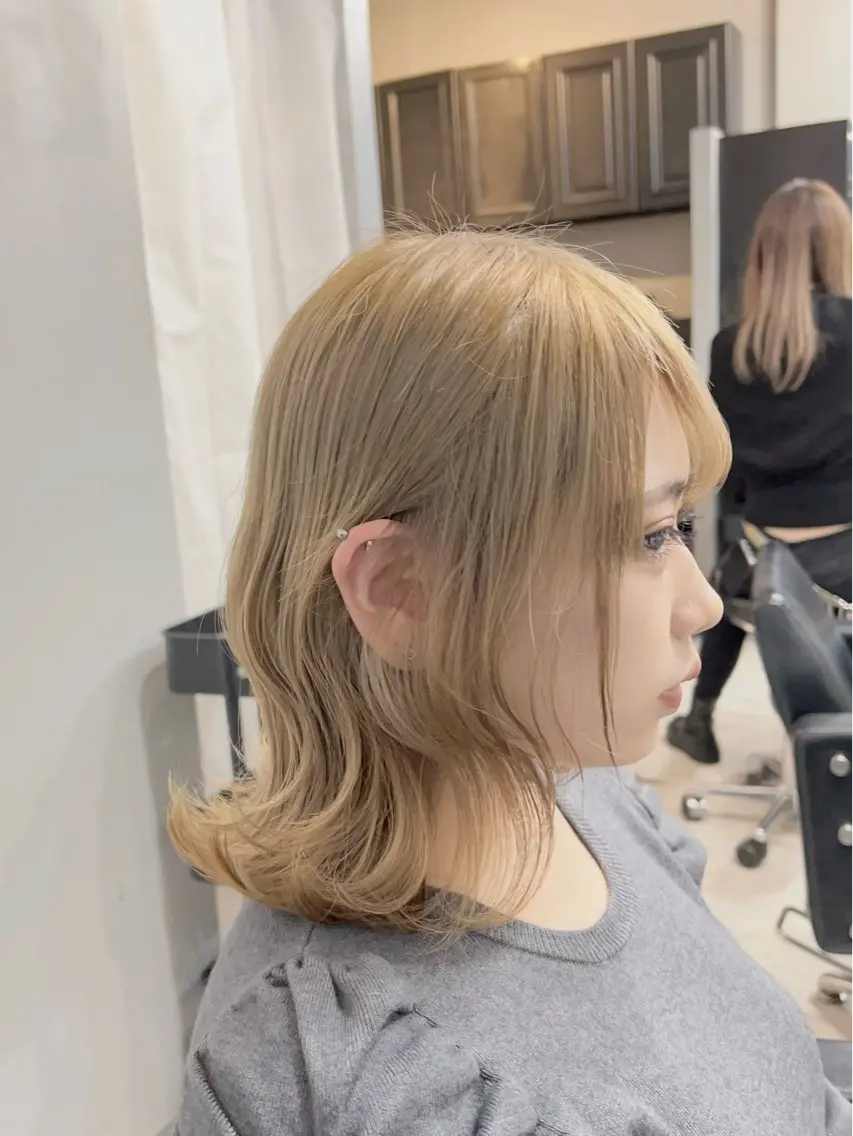 ミディアム カラー カット ヘアカラー トリートメント ヘアセット 🫧艶ダブルカラー ブリーチ🫧トモヤのヘアスタイル