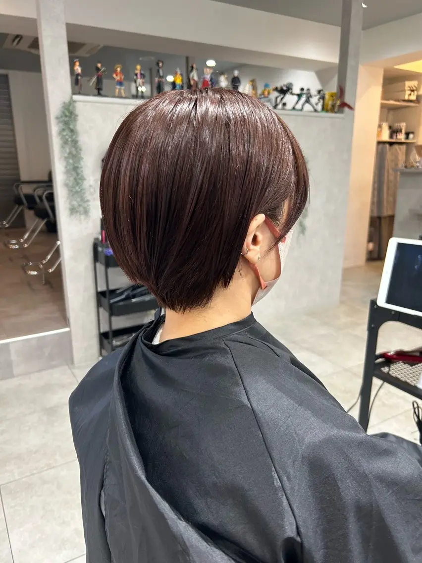 ショート カラー 山岡 茉琳のヘアスタイル