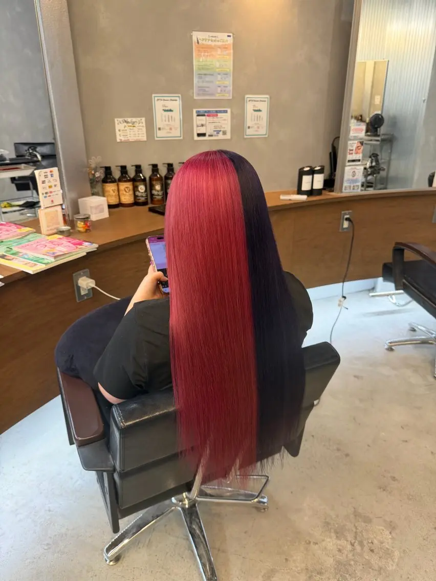 ロング カラー ブリーチ デザインカラー ピンクカラー パープルカラー ヘアカラー トリートメント ✂︎SAITOU AKIRA✂︎のヘアスタイル